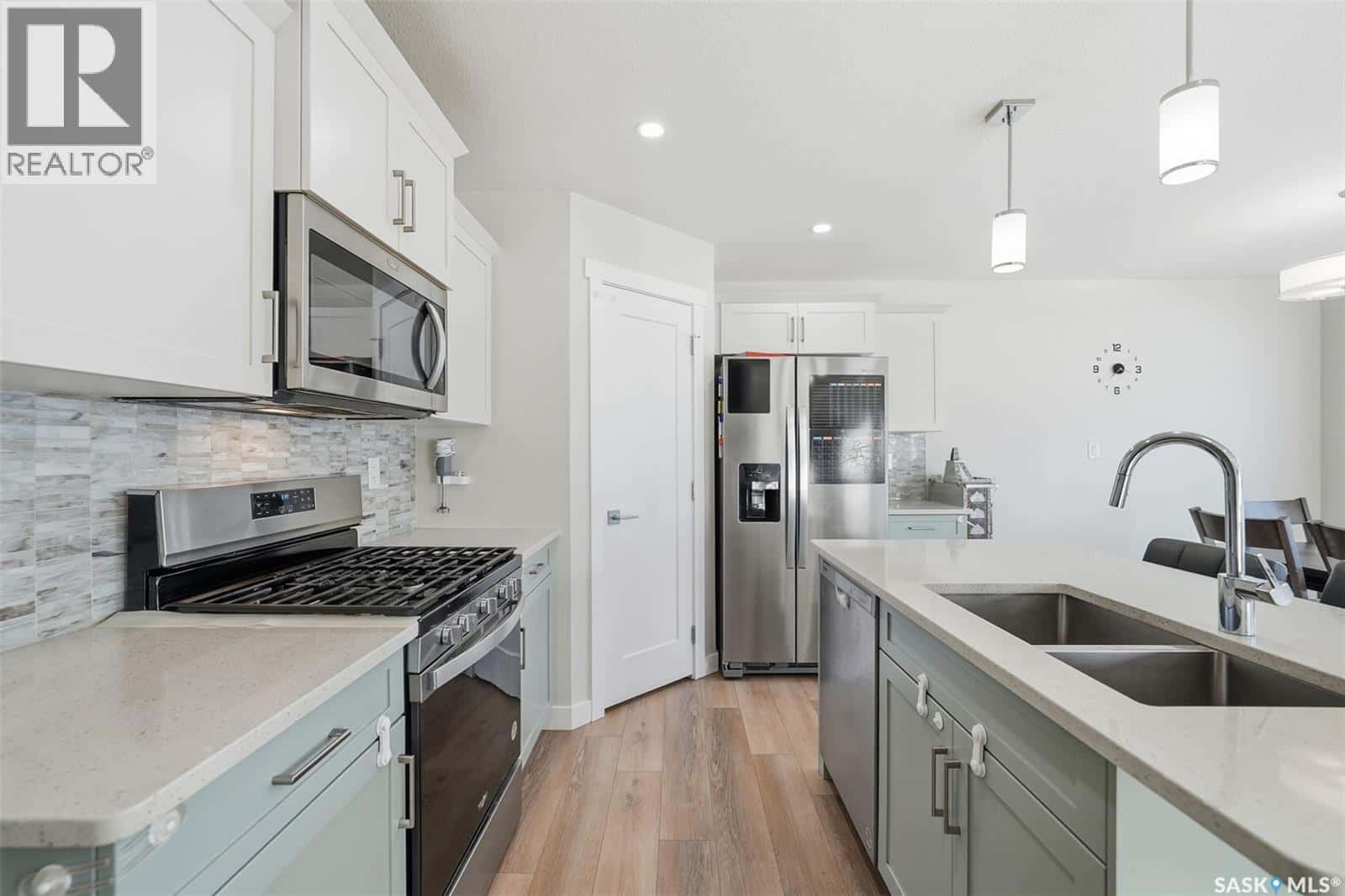 458 Schmeiser BEND — Saskatoon - Photo 5 of 50