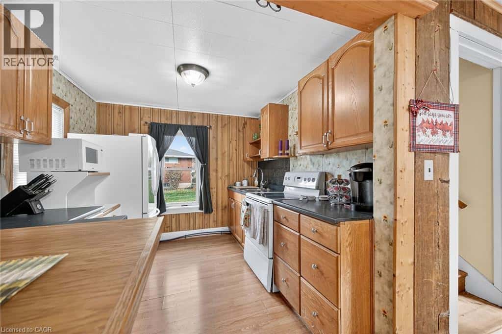 43290 PETTIT Road — Wainfleet - Photo 4 of 45