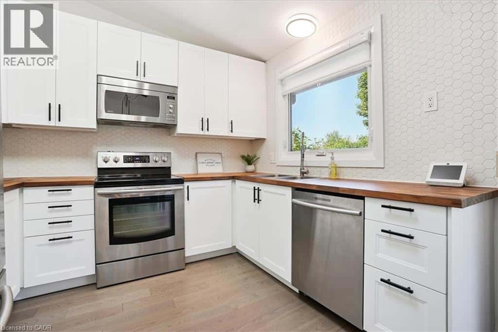 93 WESTGATE PARK Drive — St. Catharines - Photo 3 of 49