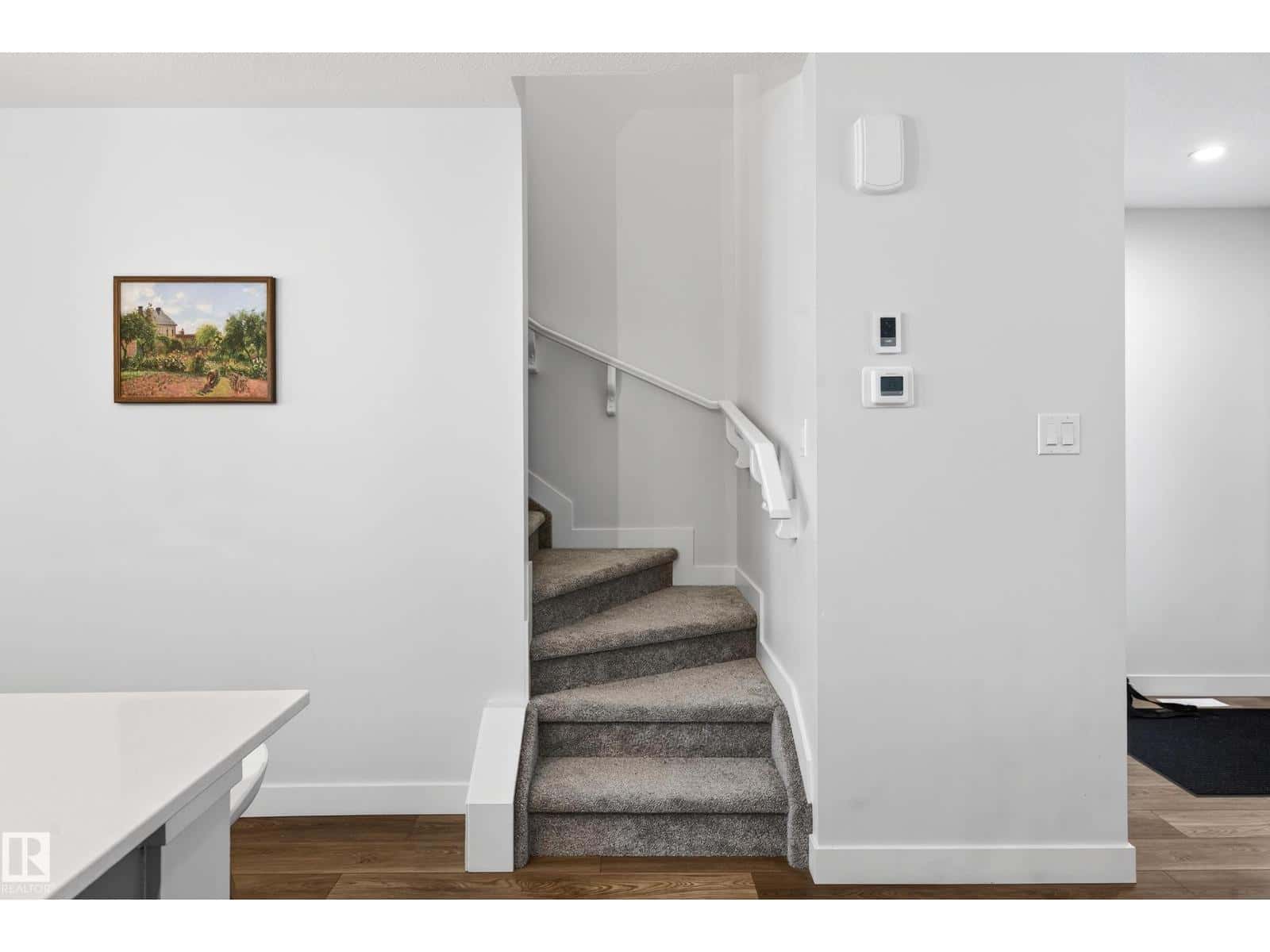 201 SUNLAND WY — Sherwood Park - Photo 4 of 50