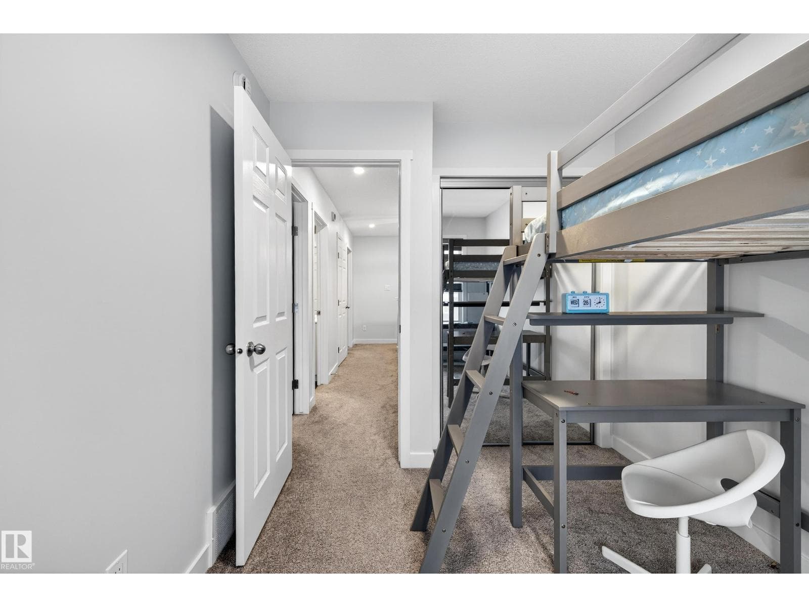 201 SUNLAND WY — Sherwood Park - Main photo