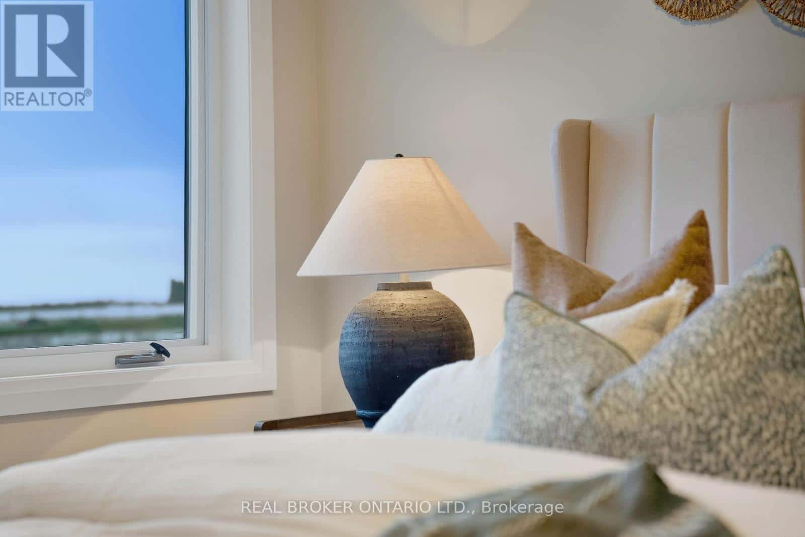 UNIT 17 - 29 WEYMOUTH STREET — Woolwich - Photo 2 of 34