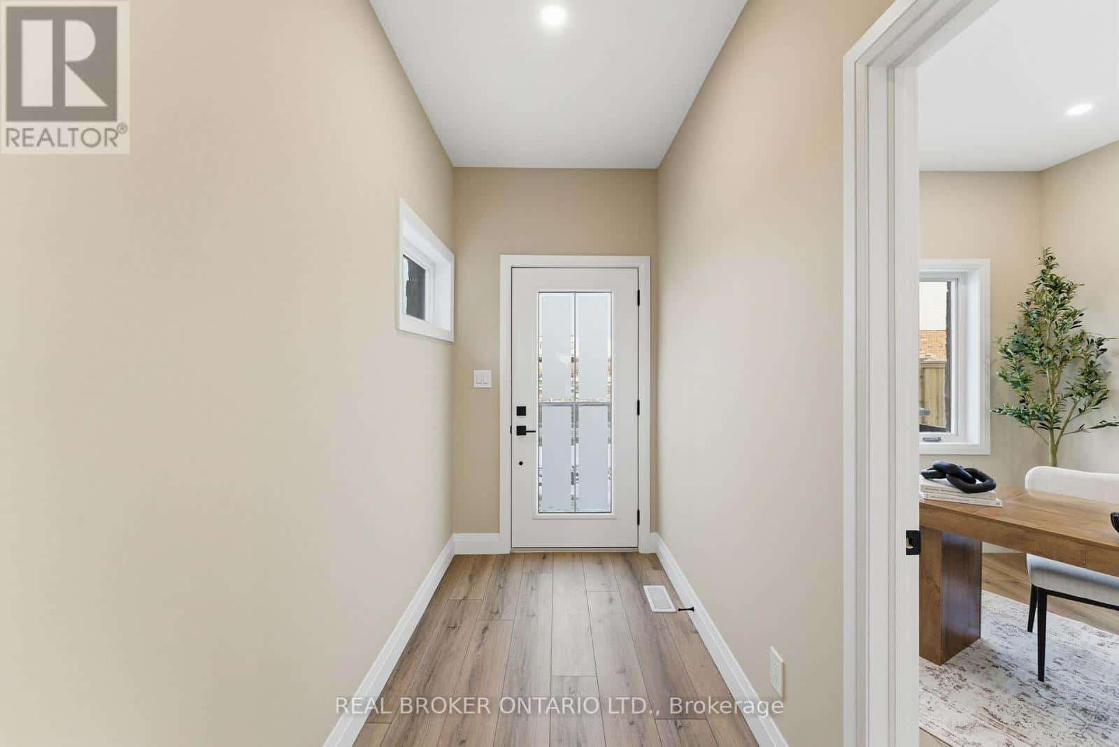 UNIT 17 - 29 WEYMOUTH STREET — Woolwich - Photo 4 of 34