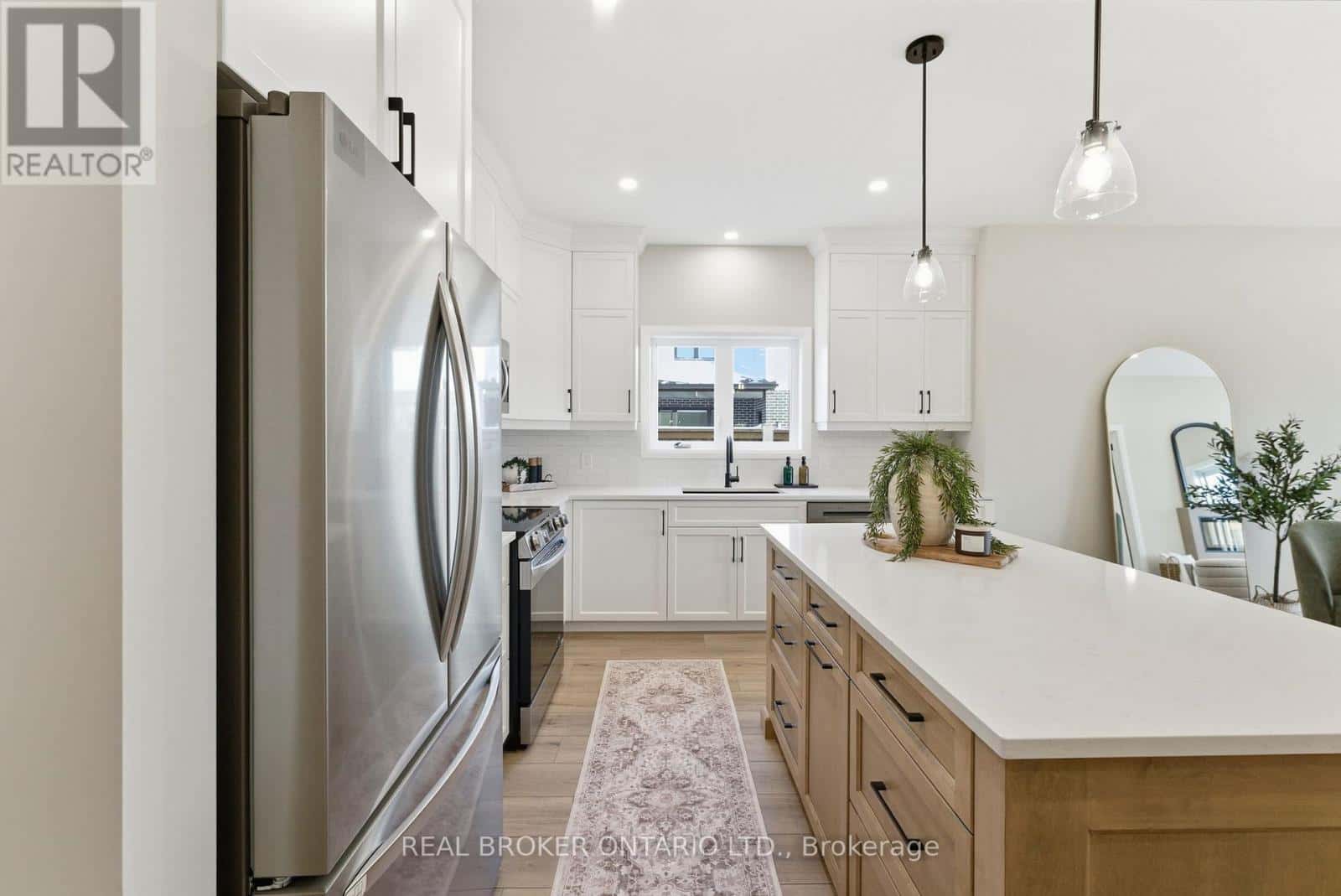 26 - 29 WEYMOUTH STREET — Woolwich - Photo 2 of 25