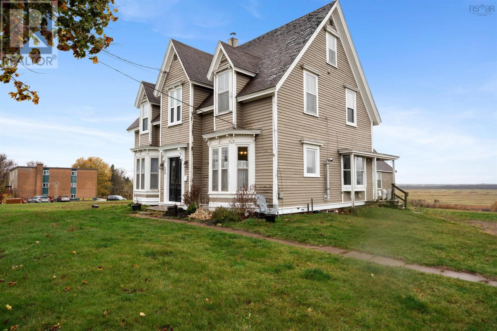 230 Victoria Street E — Amherst - Main photo