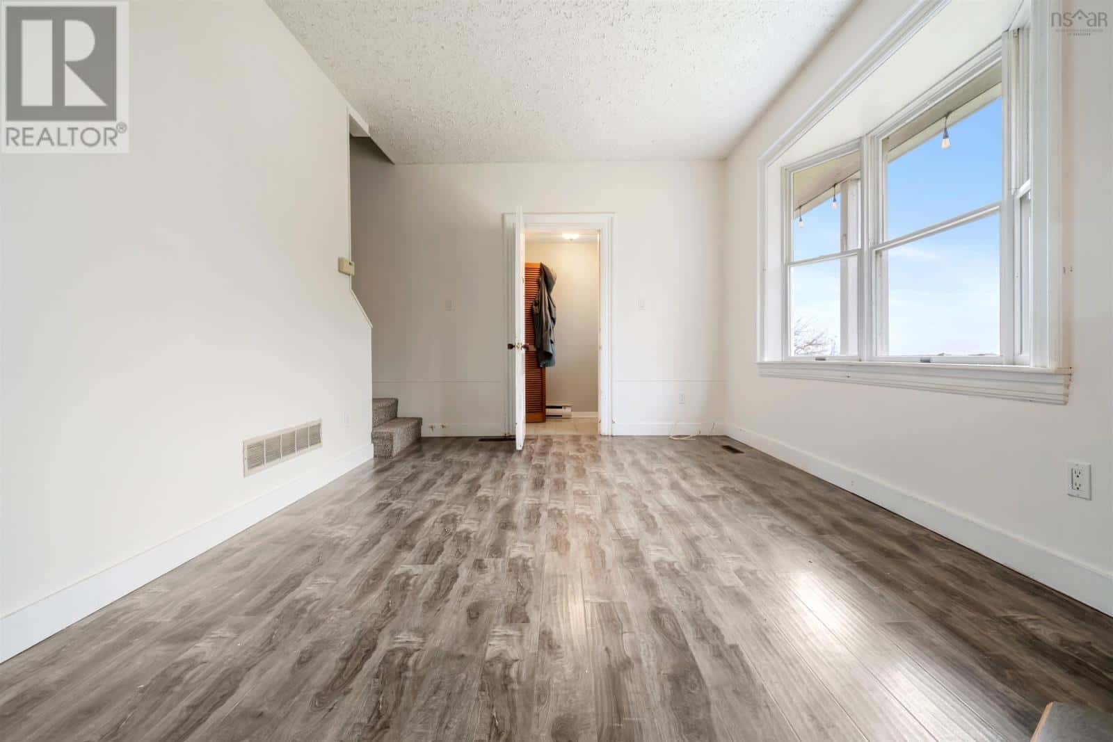 230 Victoria Street E — Amherst - Photo 3 of 50