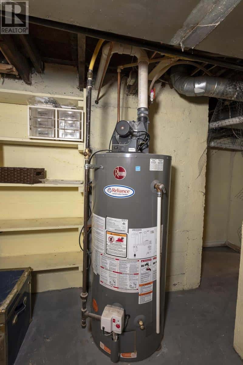 237 Amelia ST W — Thunder Bay - Photo 4 of 35