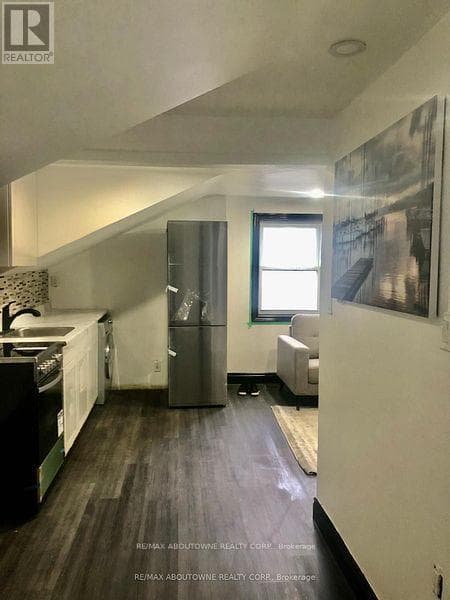 85 WILSON STREET — Hamilton (Beasley) - Main photo