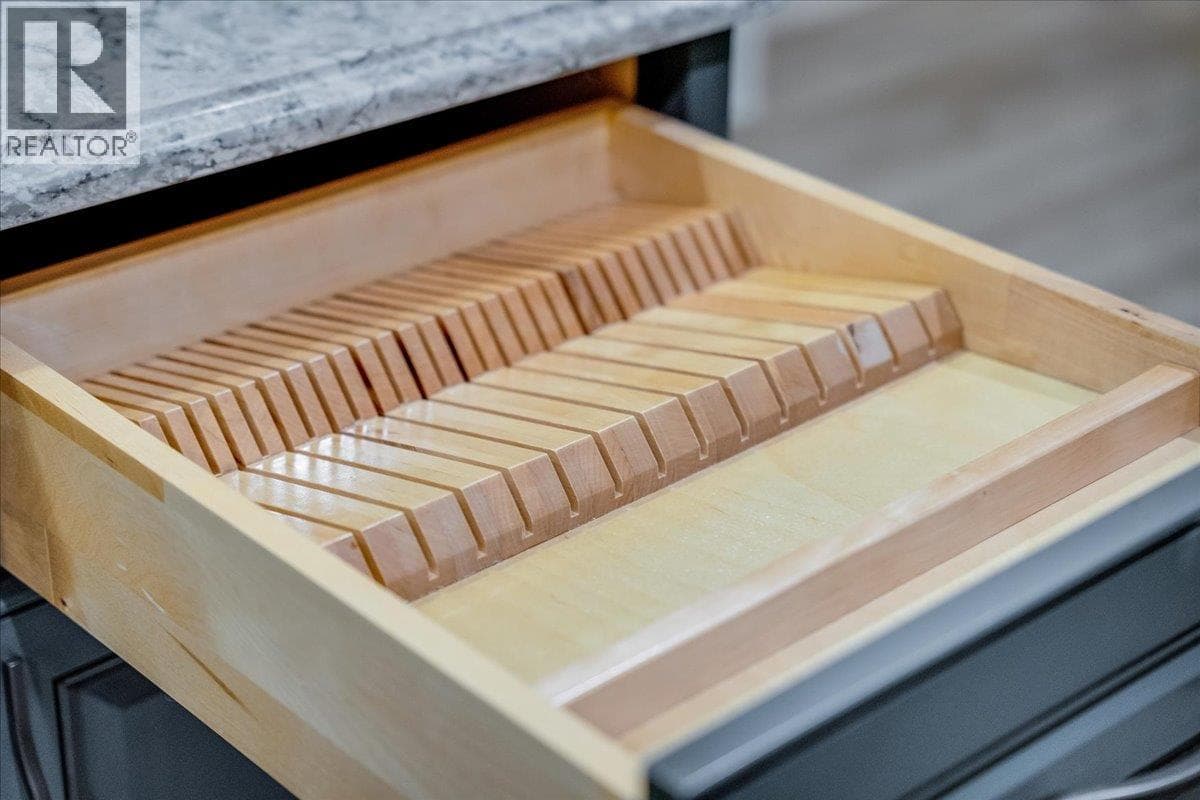 1408 Meadowbrook Drive — Castlegar - Main photo