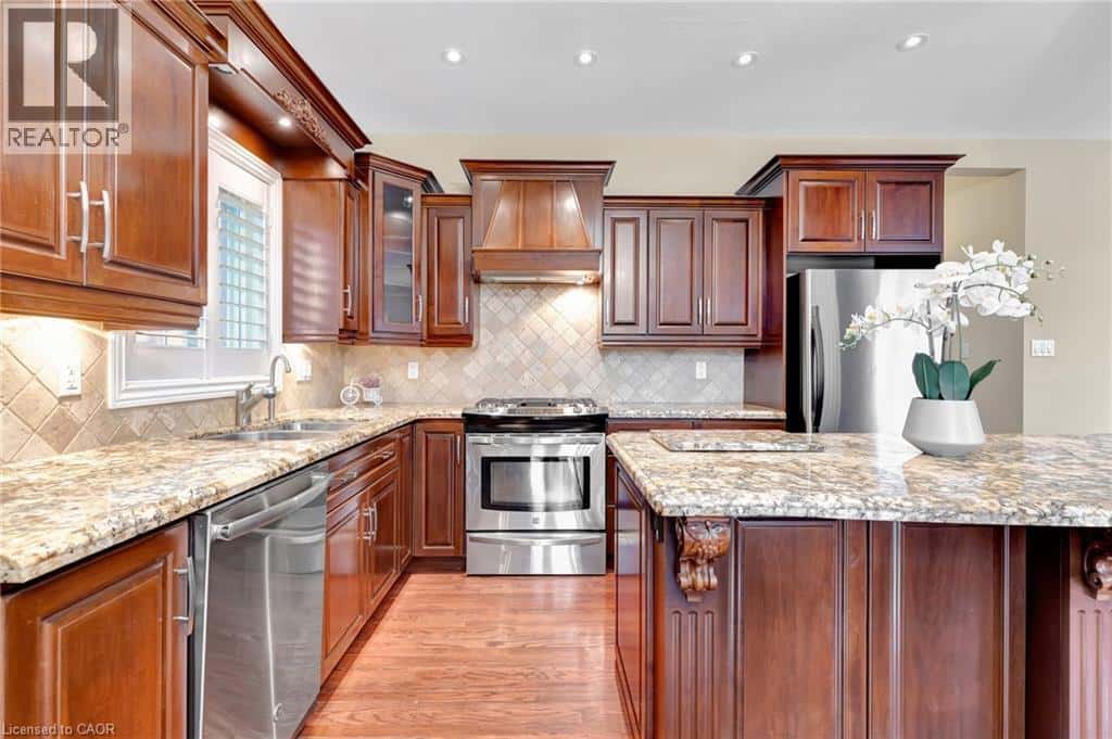 537 WINDJAMMER Way — Waterloo - Photo 3 of 49