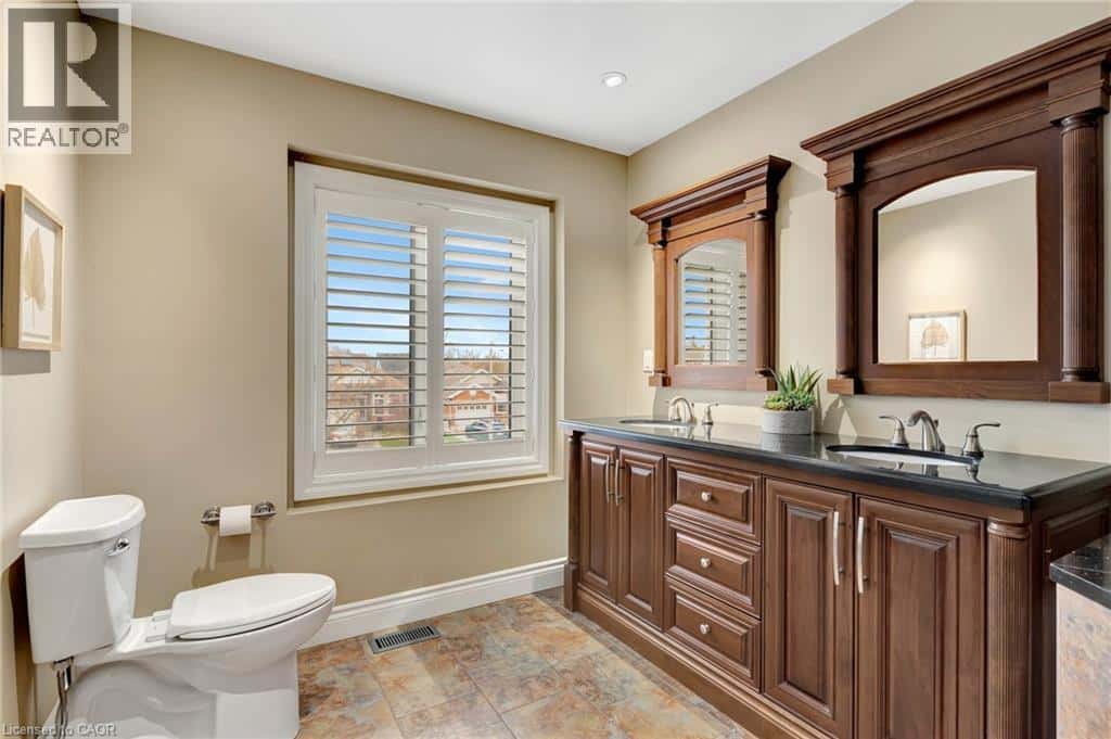 537 WINDJAMMER Way — Waterloo - Photo 5 of 49