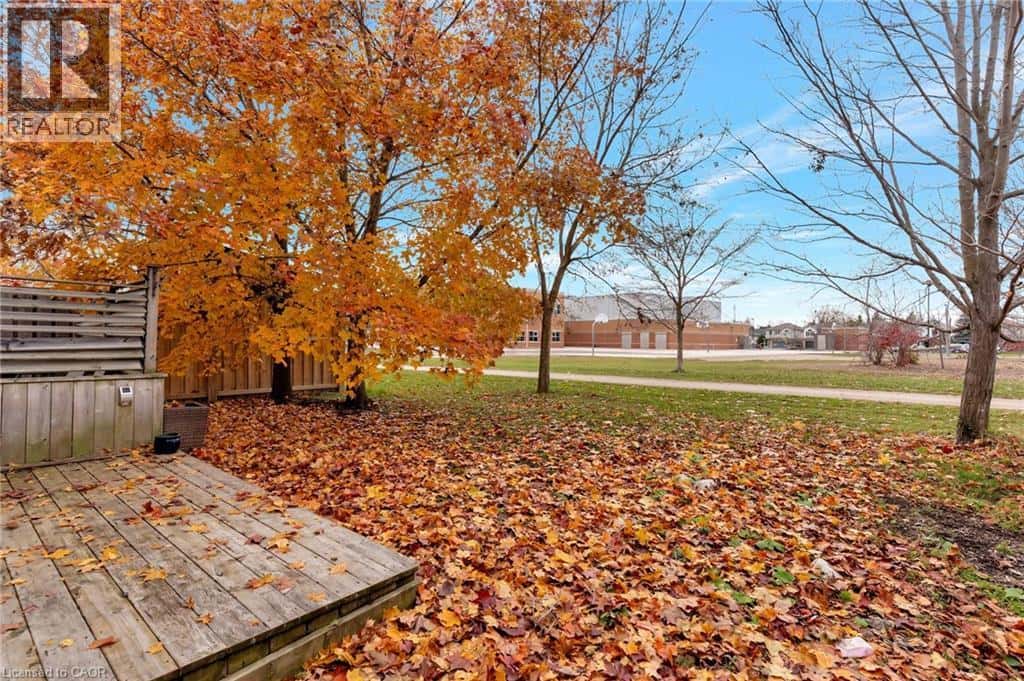 537 WINDJAMMER Way — Waterloo - Photo 4 of 49