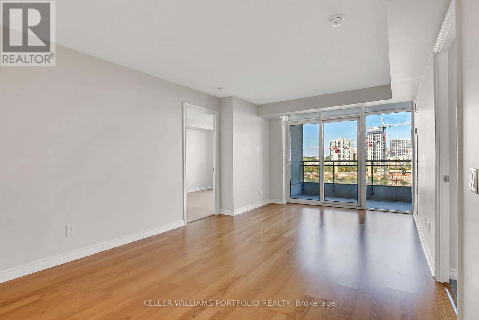 707 - 5229 DUNDAS STREET W — Toronto (Islington-City Centre West) - Photo 5 of 46