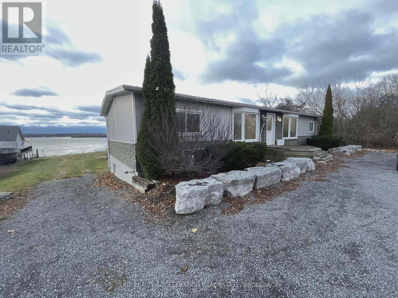 38 MAIN STREET — Deseronto (Deseronto (Town)) - Photo 2 of 10