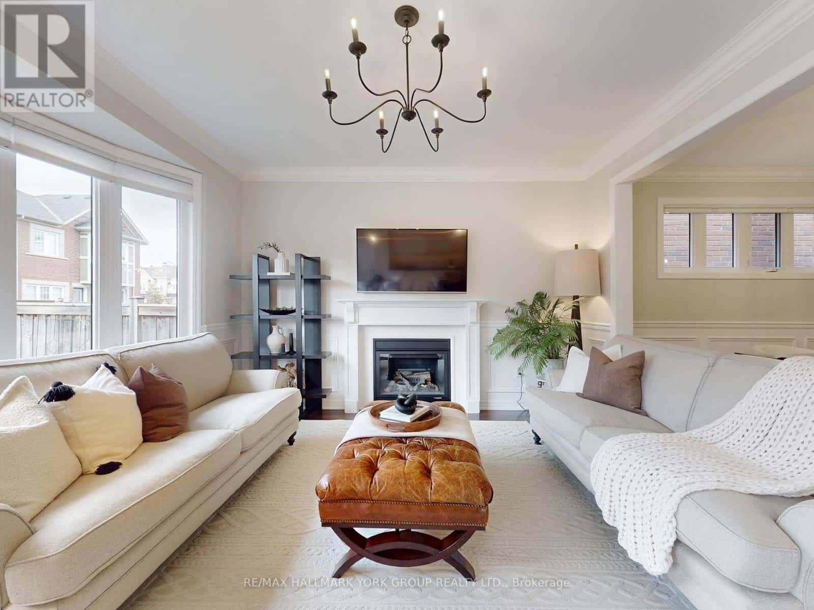 58 CLIFFORD DALTON DRIVE — Aurora - Photo 4 of 49