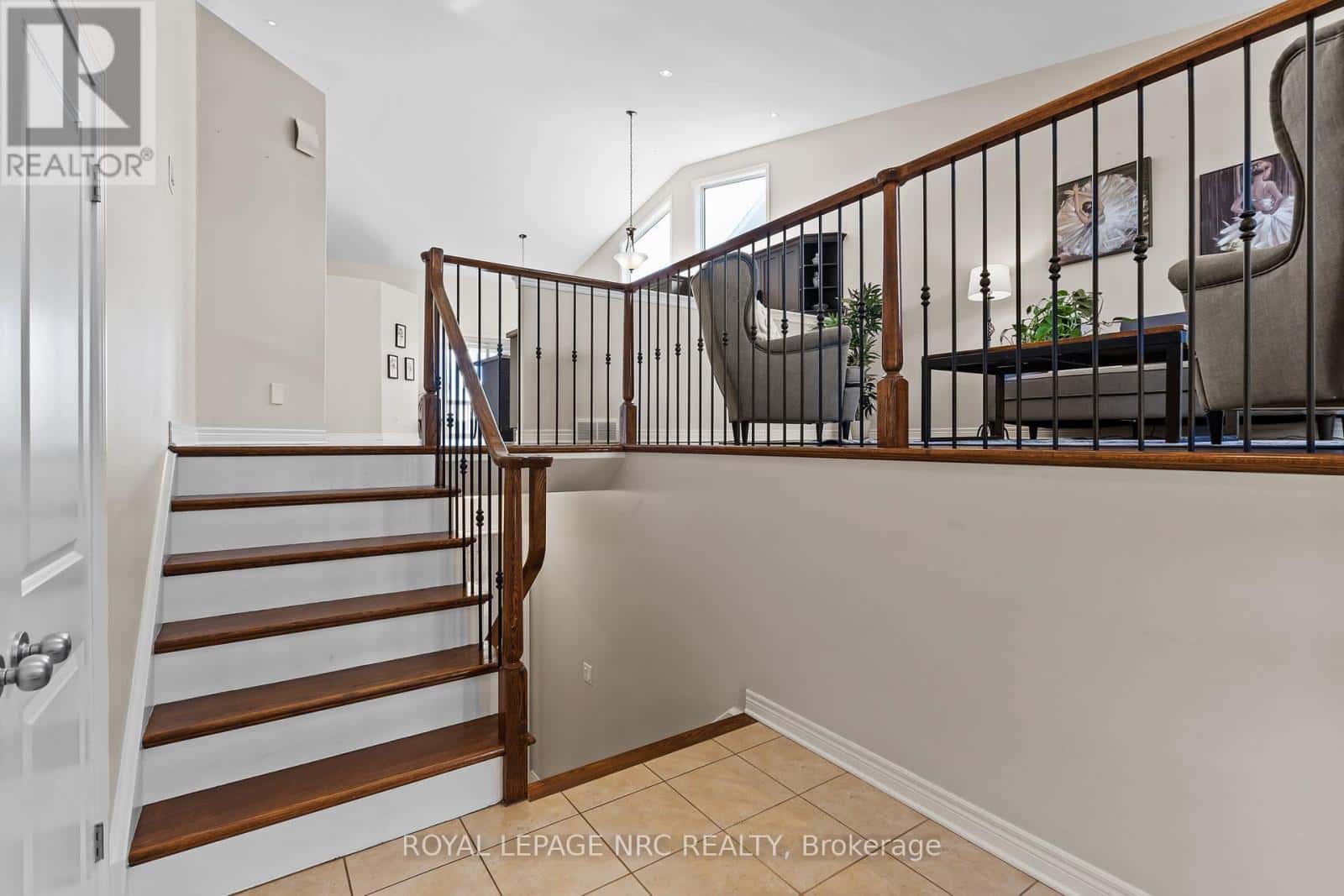 8710 MILOMIR STREET — Niagara Falls (Forestview), Ontario - Photo 5 of 40