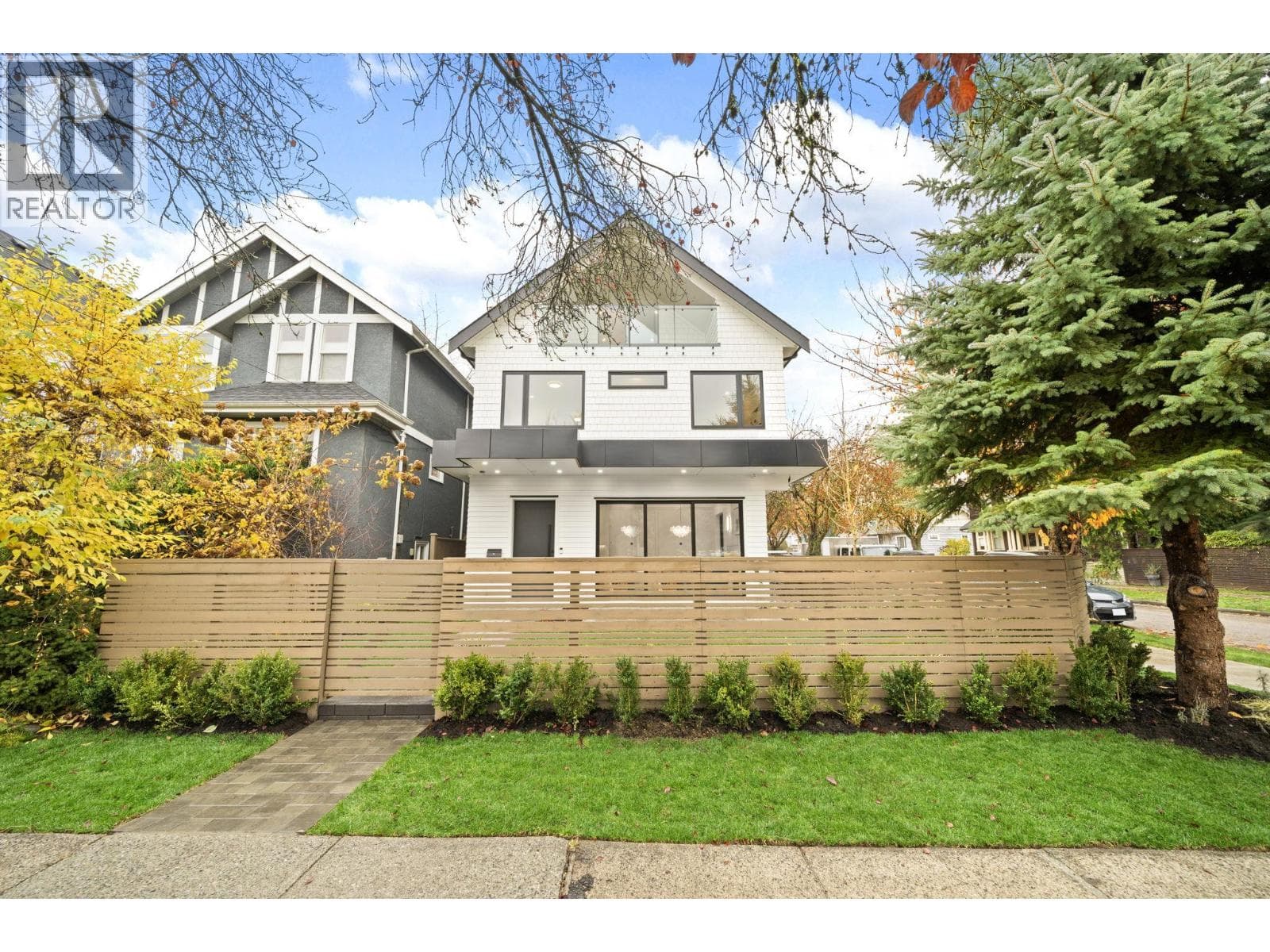 1095 E 14TH AVENUE — Vancouver - Main photo