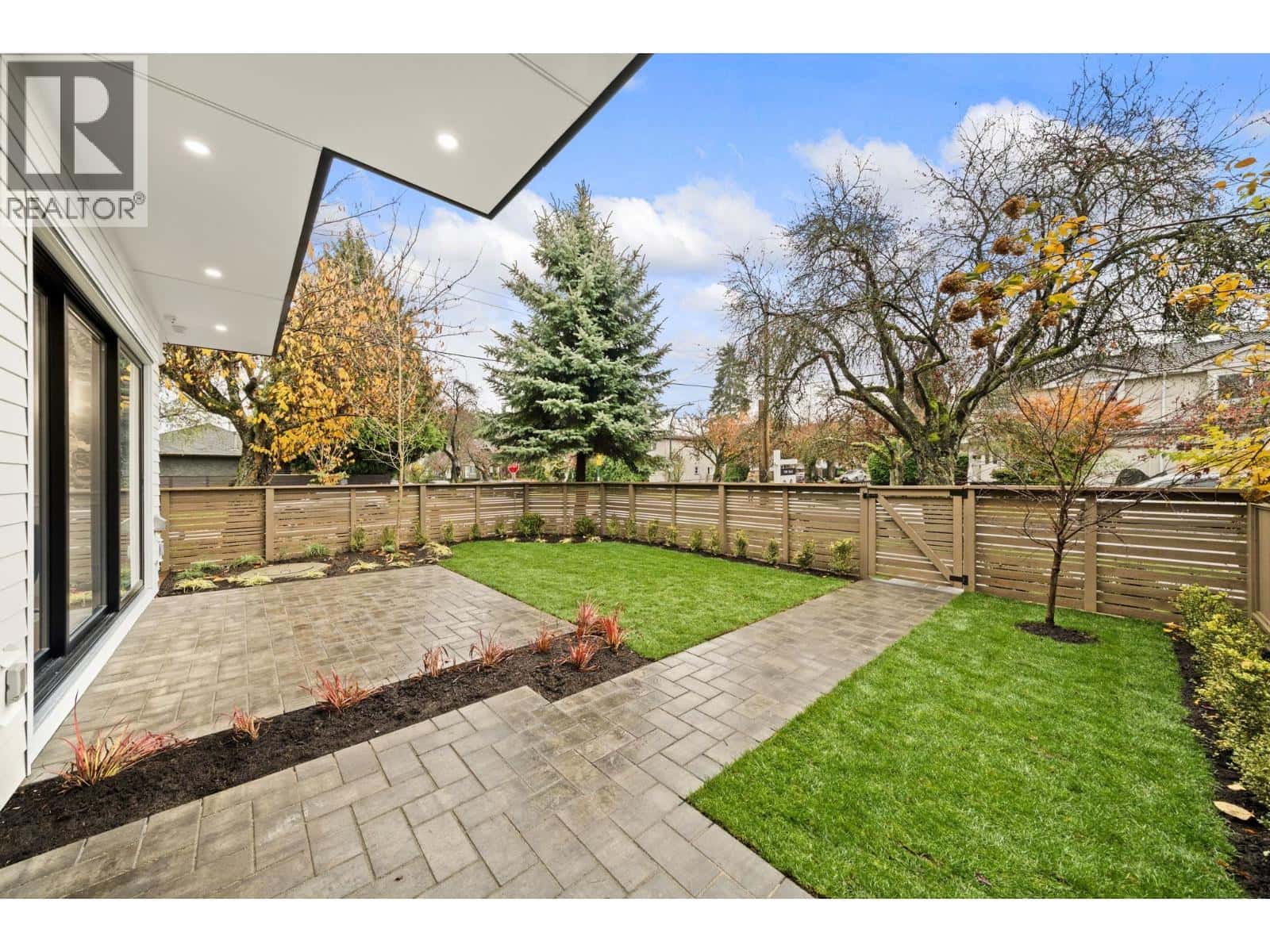 1095 E 14TH AVENUE — Vancouver - Photo 4 of 33