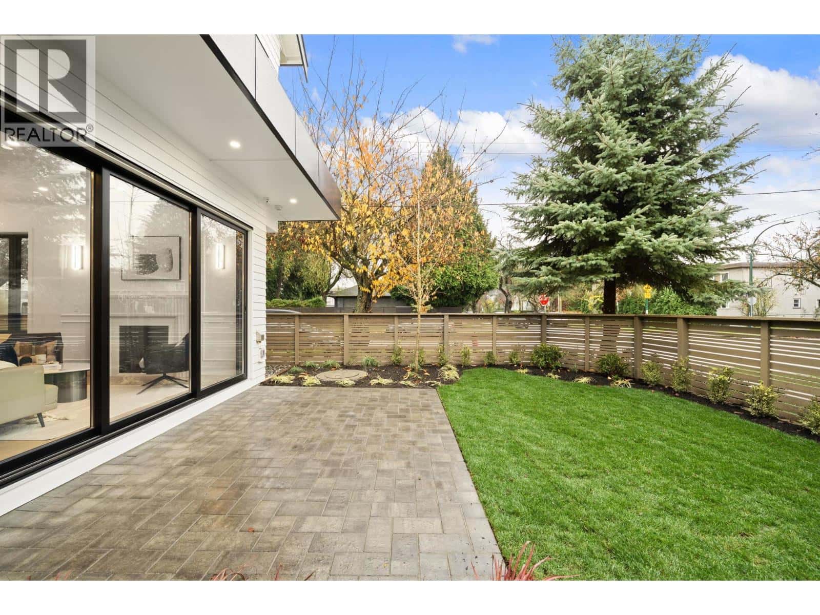 1095 E 14TH AVENUE — Vancouver - Photo 5 of 33