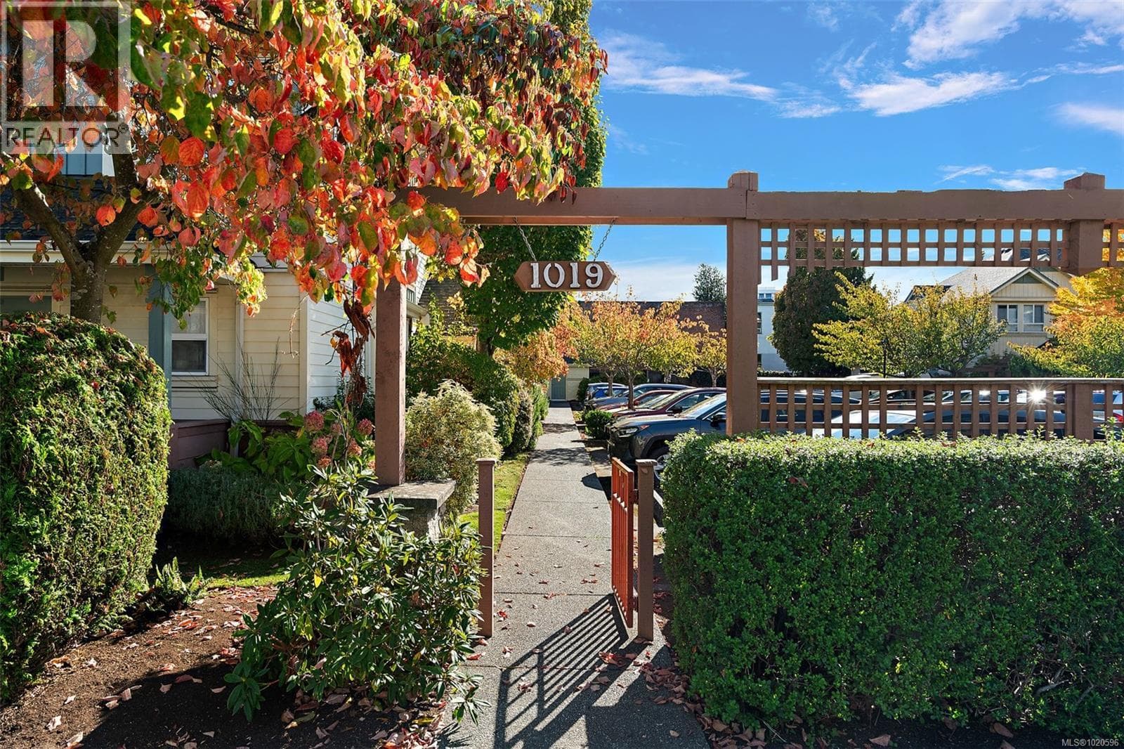 21 1019 North Park St — Victoria - Main photo