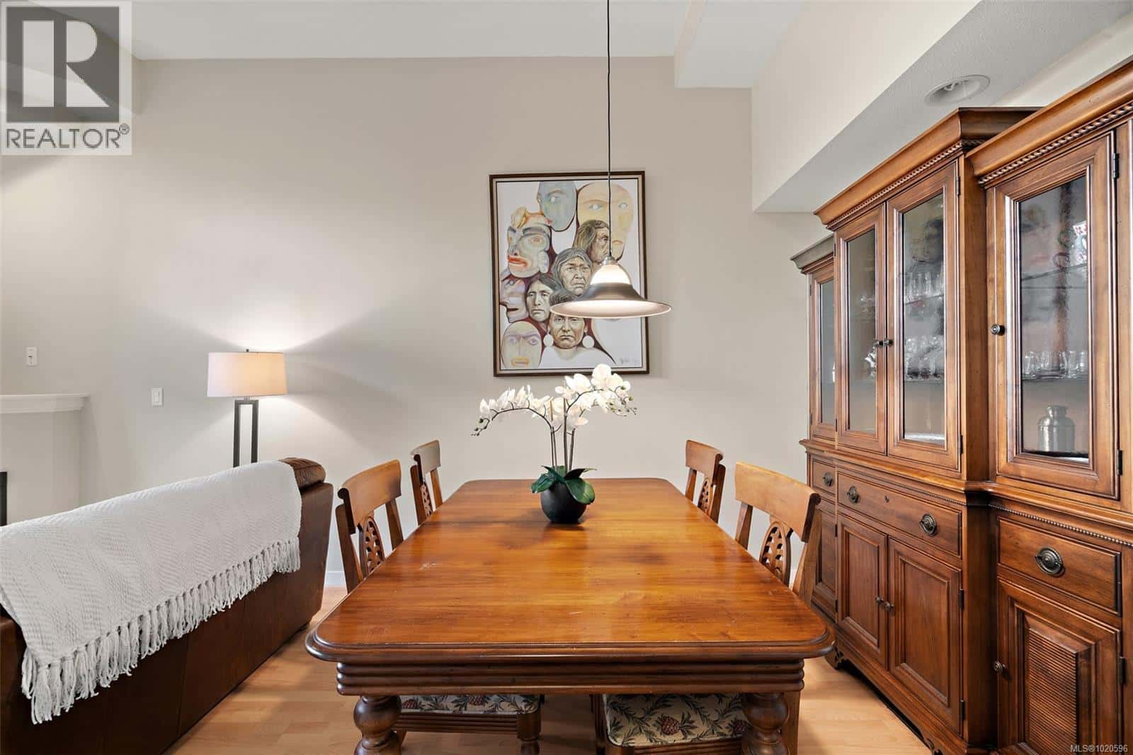 21 1019 North Park St — Victoria - Photo 5 of 31