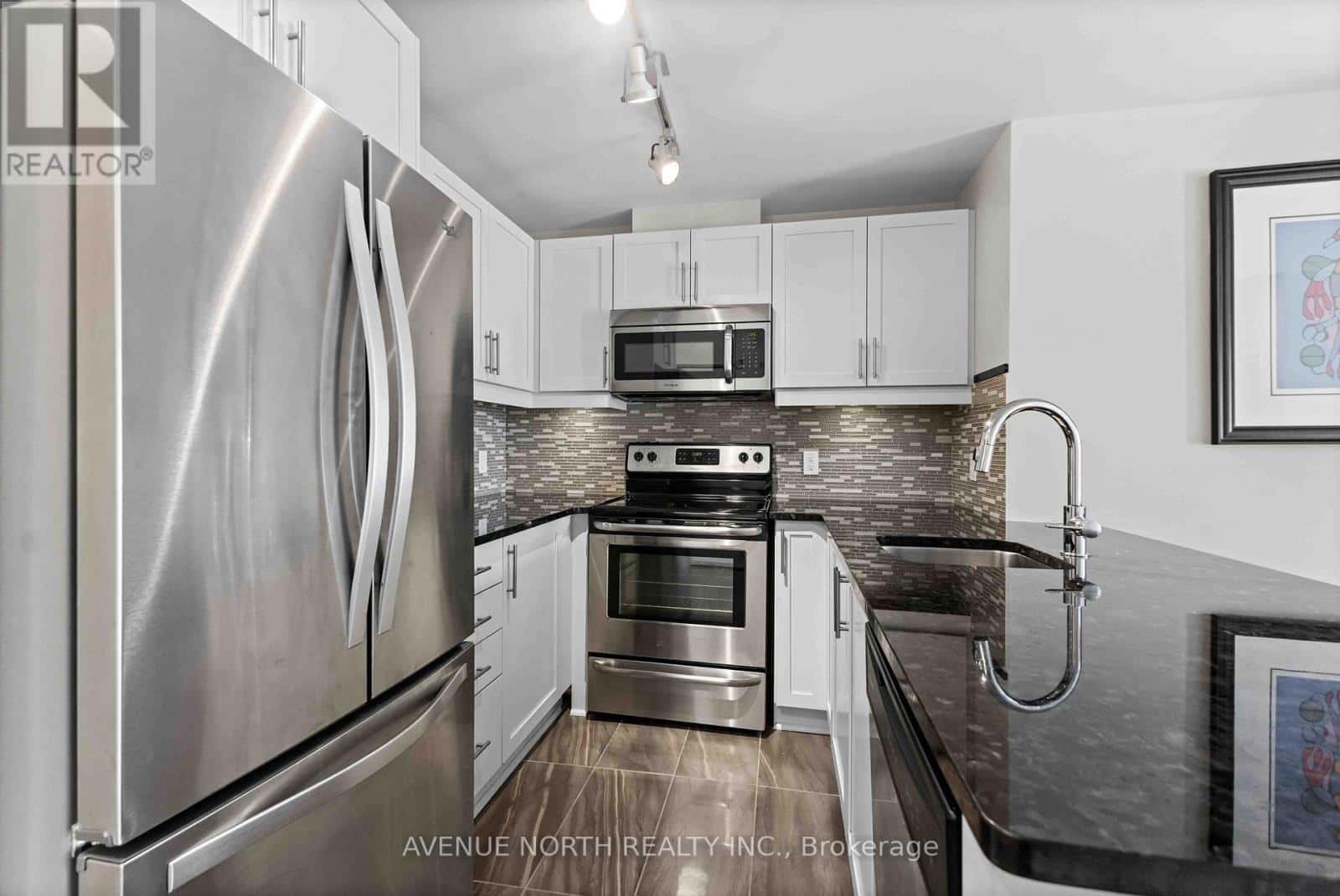 104 - 200 WINTERFELL PRIVATE — Ottawa - Photo 3 of 36