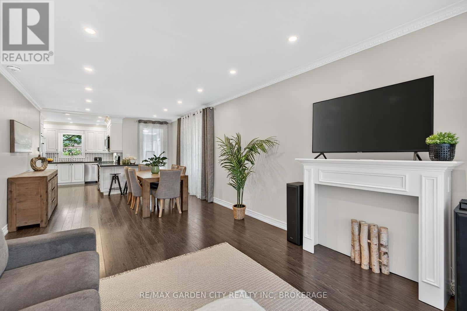 133 CONNAUGHT AVENUE N — Hamilton (Stipley) - Photo 5 of 33