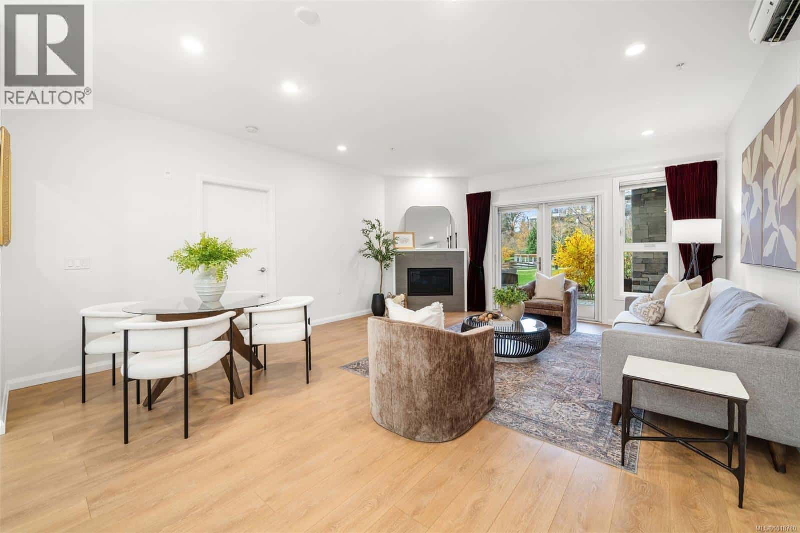 112 745 Travino Lane — Saanich - Photo 2 of 41