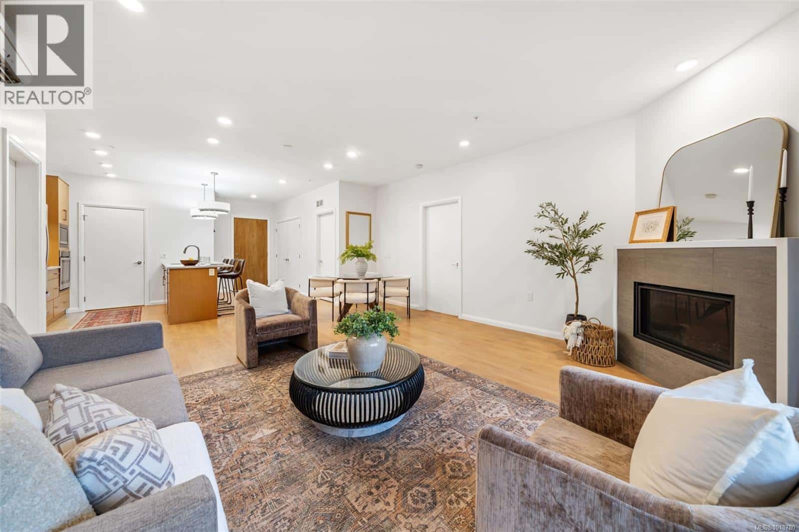 112 745 Travino Lane — Saanich - Photo 4 of 41