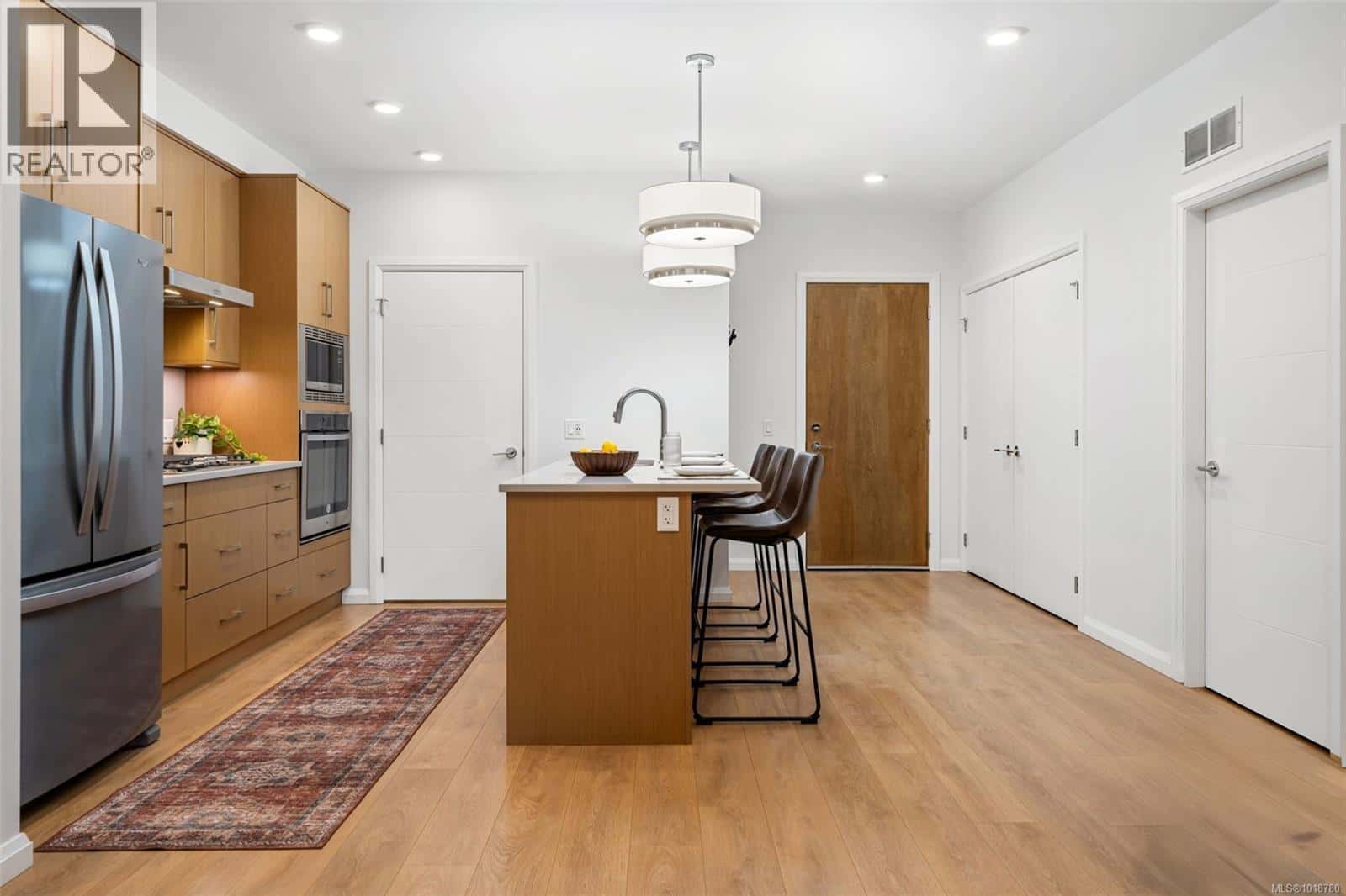 112 745 Travino Lane — Saanich - Photo 5 of 41