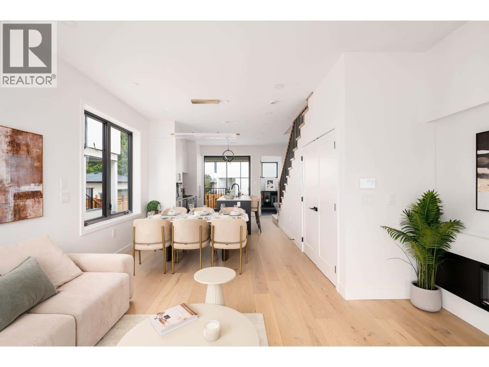 8088 LAUREL STREET — Vancouver - Photo 2 of 19