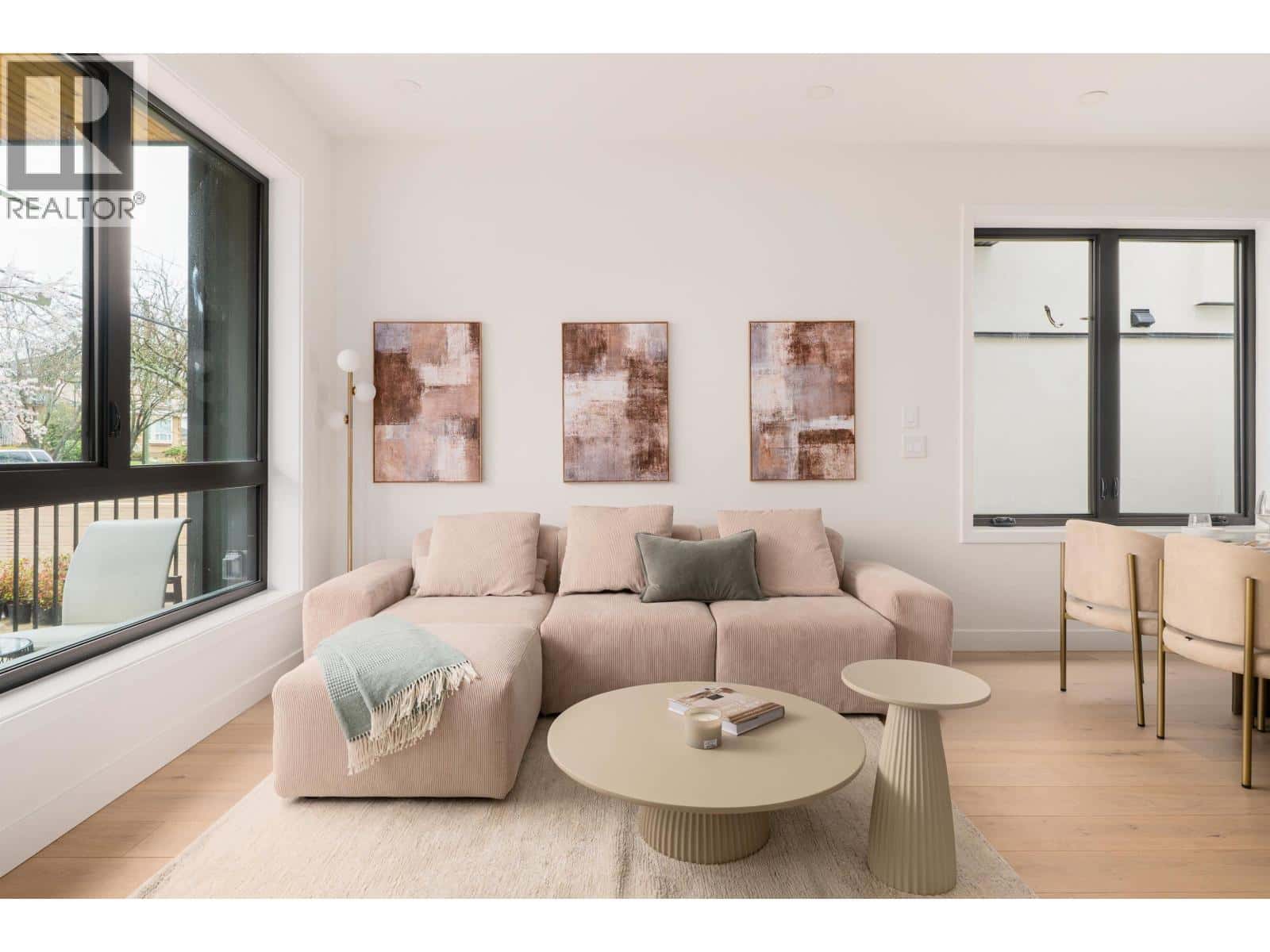 8088 LAUREL STREET — Vancouver - Photo 4 of 19