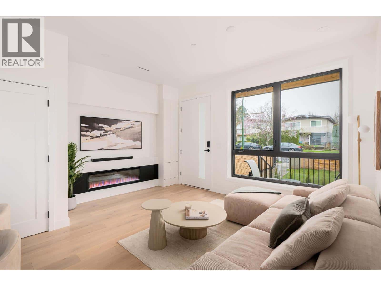 8088 LAUREL STREET — Vancouver - Photo 5 of 19