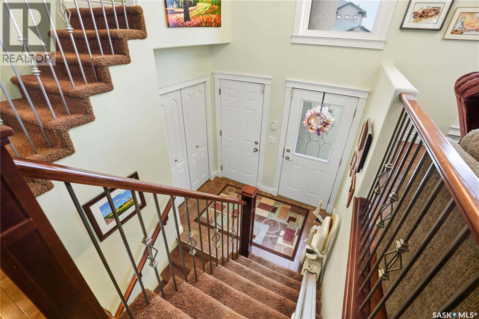 631 Ledingham CRESCENT — Saskatoon - Photo 3 of 48