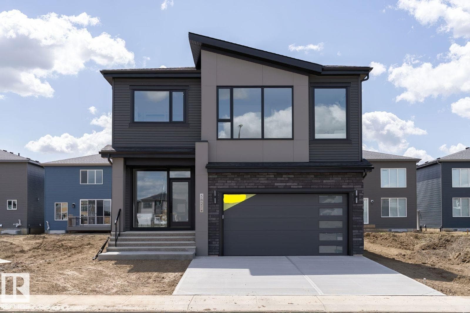 5827 KOOTOOK LINK LI SW — Edmonton, Alberta - Main photo