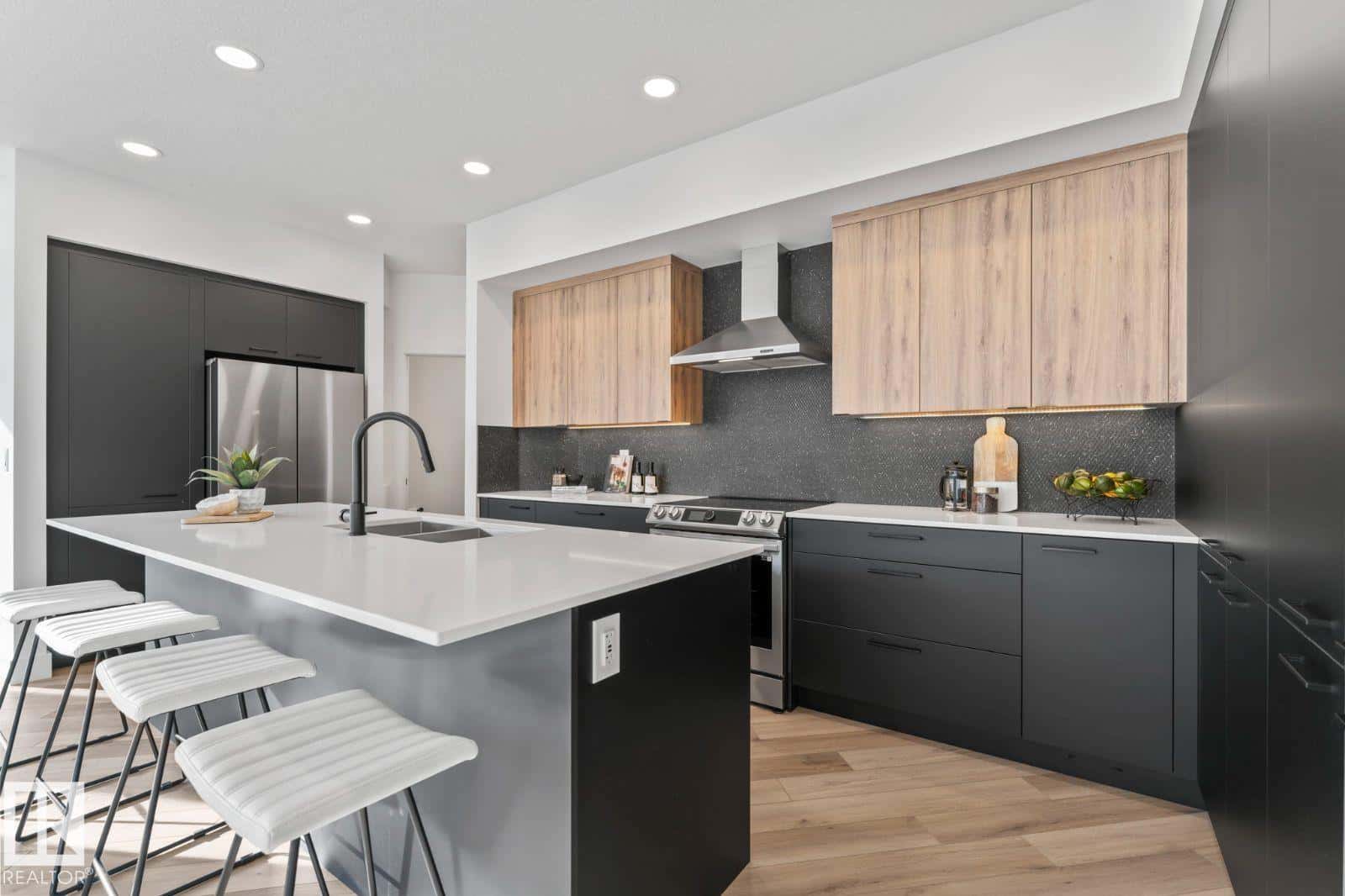 5827 KOOTOOK LINK LI SW — Edmonton, Alberta - Photo 5 of 21