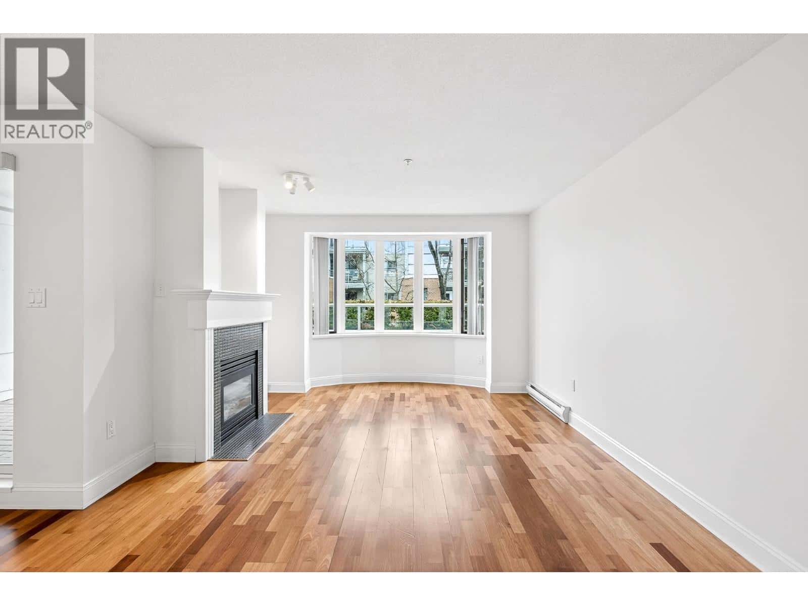 213 220 NEWPORT DRIVE — Port Moody - Photo 5 of 40