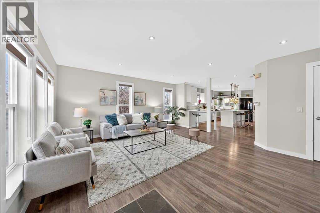 2103 Country Hills Circle NW — Calgary - Photo 3 of 39