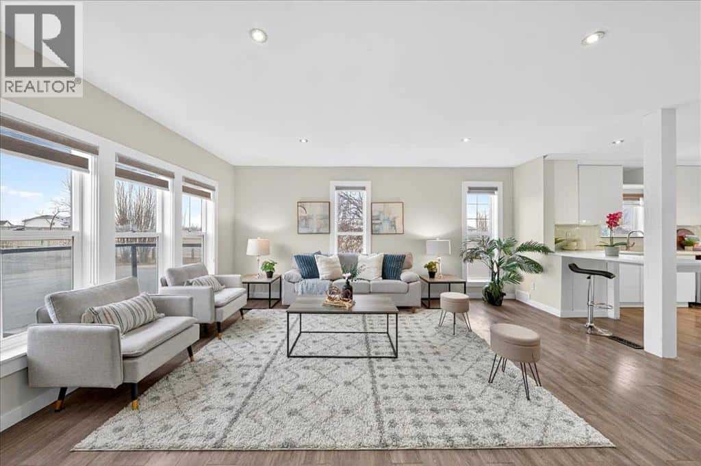 2103 Country Hills Circle NW — Calgary - Photo 4 of 39