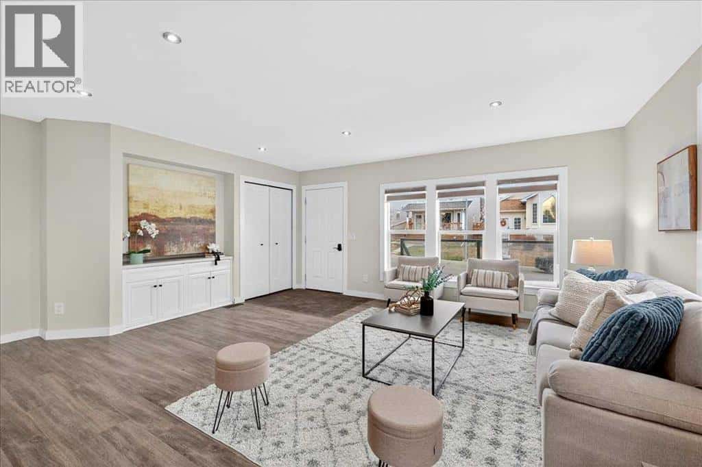 2103 Country Hills Circle NW — Calgary - Photo 5 of 39