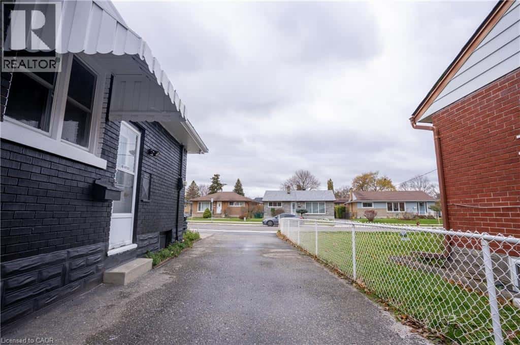 280 WILSON Avenue — Kitchener - Photo 4 of 39