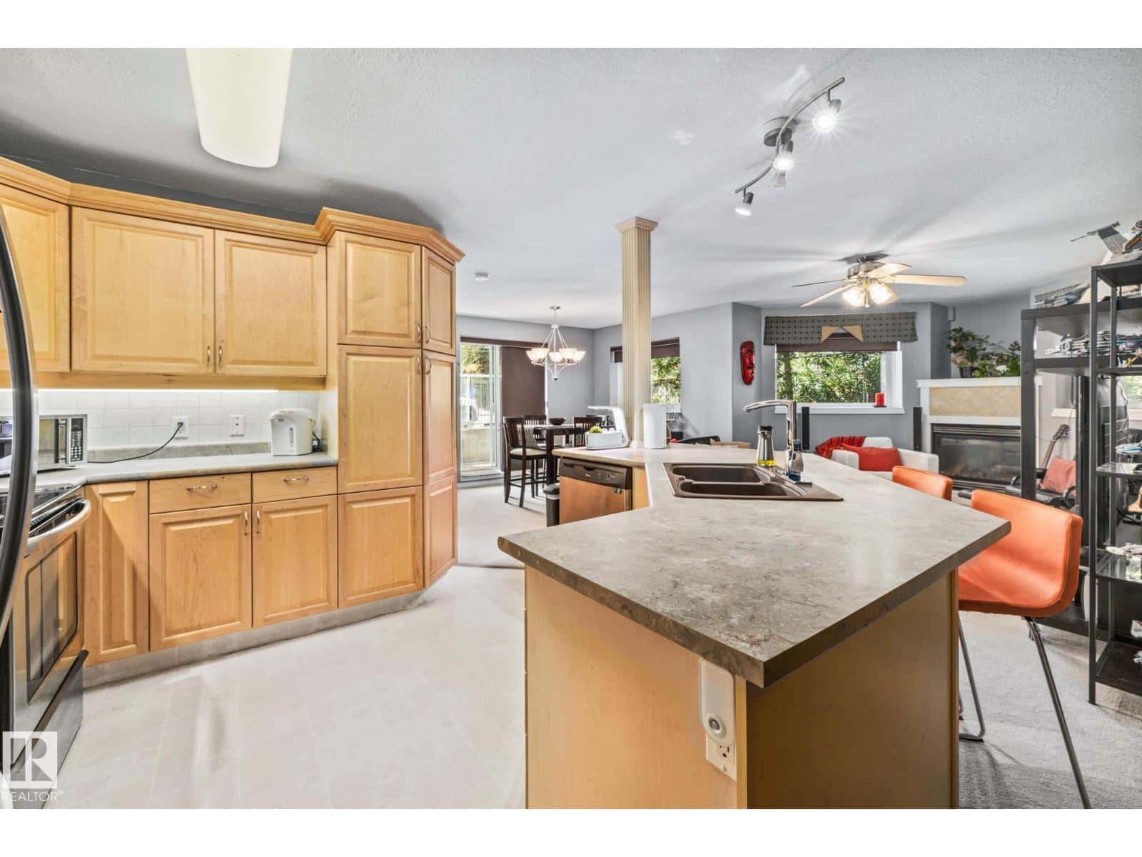 #209 6708 90 AV NW — Edmonton - Photo 5 of 19