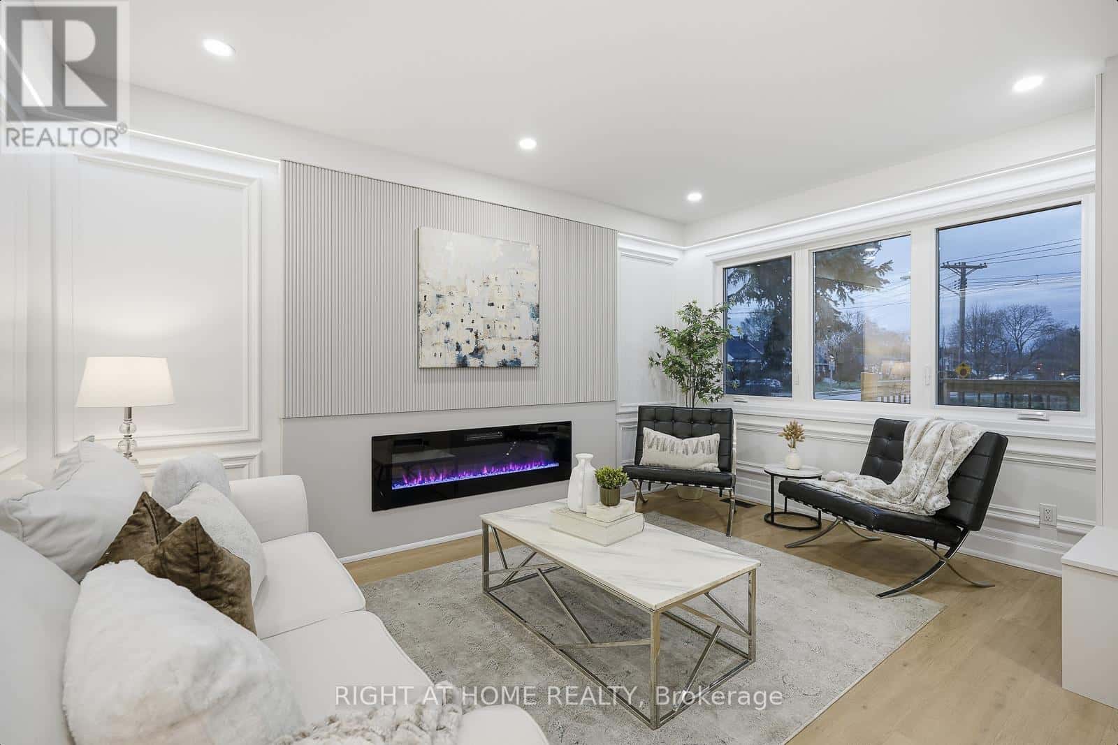 162 TOWER DRIVE — Toronto (Wexford-Maryvale) - Photo 2 of 49