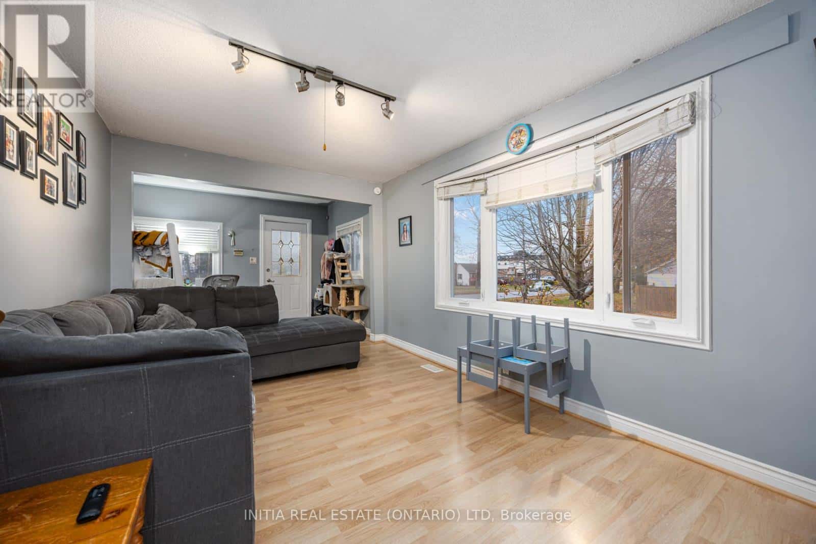 856 DEVINE STREET — Sarnia - Photo 5 of 23