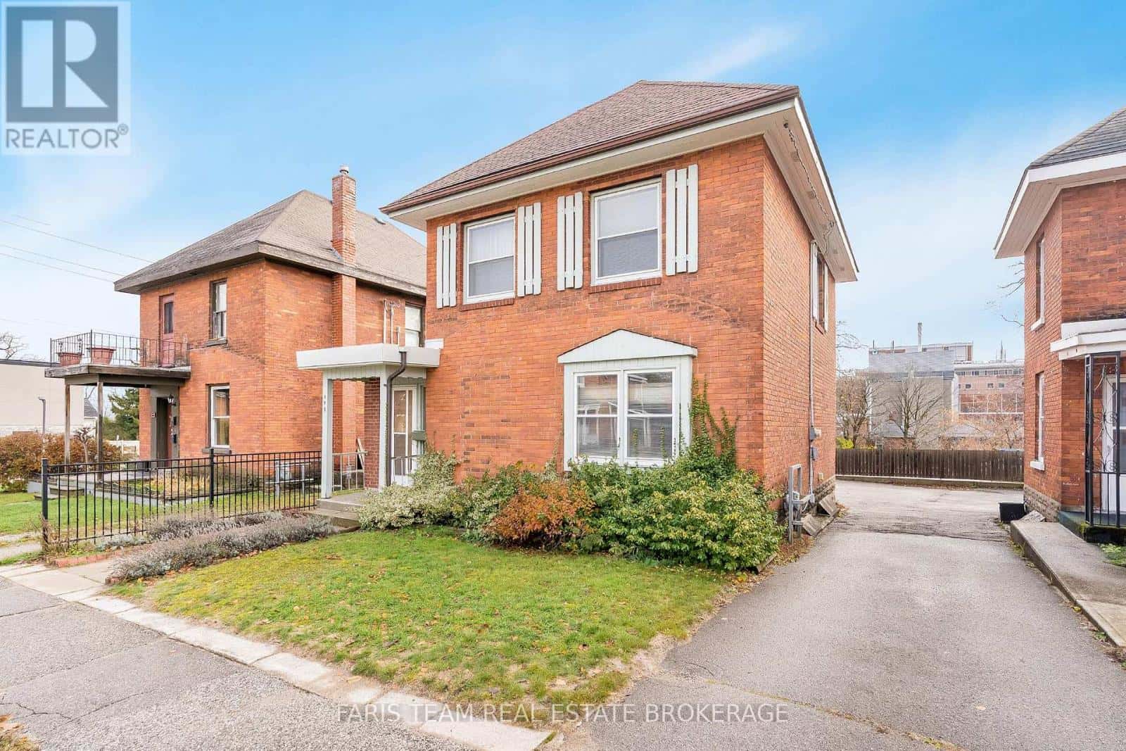 175 MARY STREET — Orillia - Photo 2 of 39