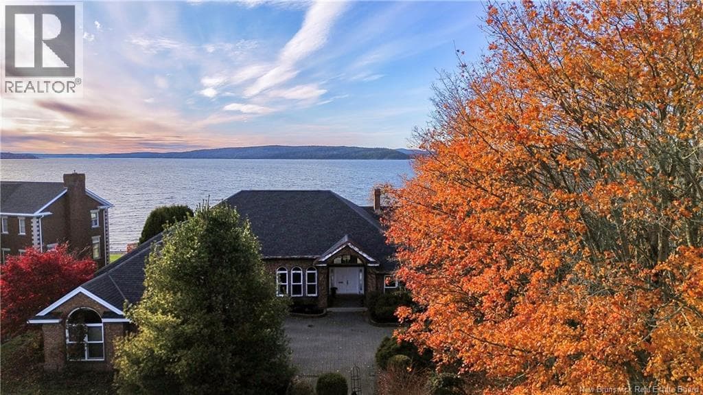 39 Elizabeth Parkway — Rothesay - Main photo