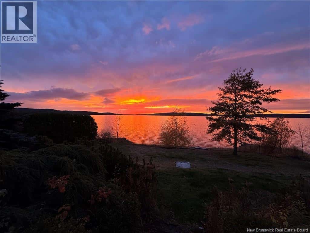 39 Elizabeth Parkway — Rothesay - Photo 3 of 50