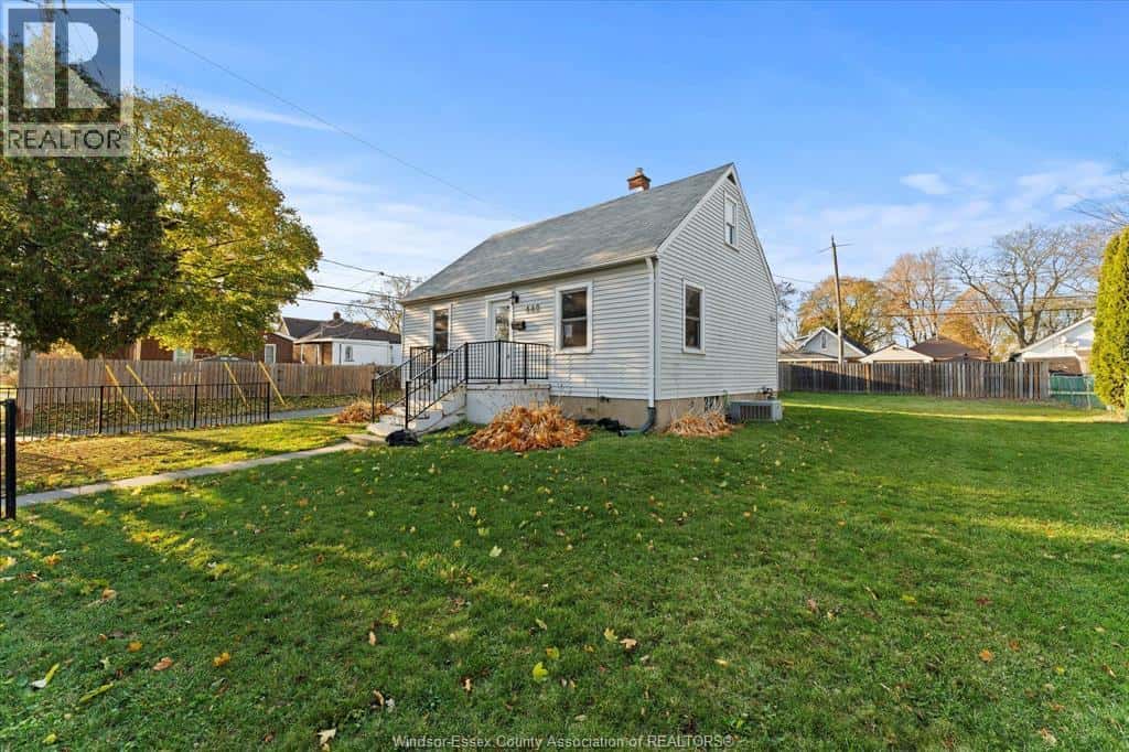 448 ELLIS STREET West — Windsor - Photo 3 of 33