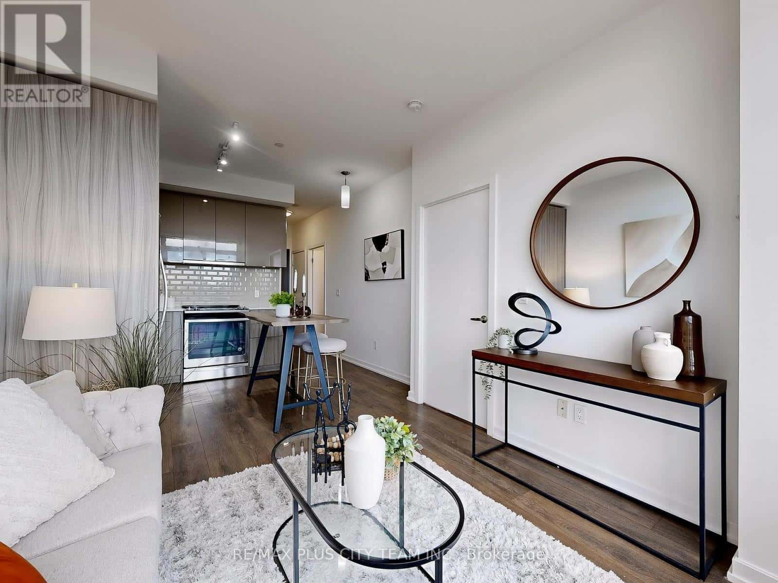 621 - 52 FOREST MANOR ROAD — Toronto (Henry Farm), Ontario - Photo 3 of 38