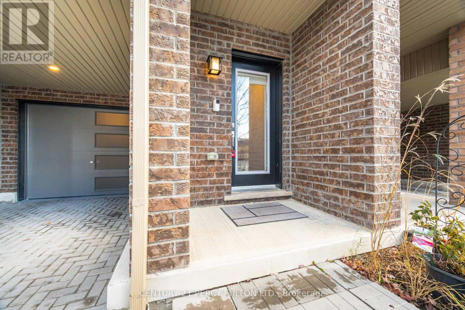 #404 - 1865 PICKERING PARKWAY — Pickering (Village East) - Photo 5 of 42